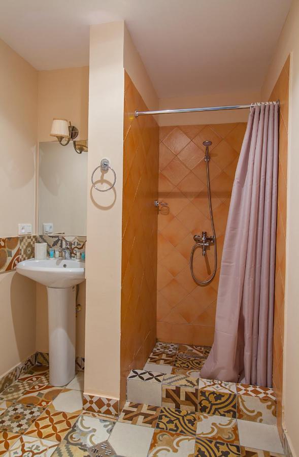 Caravan Villa Tbilisi Eksteriør billede