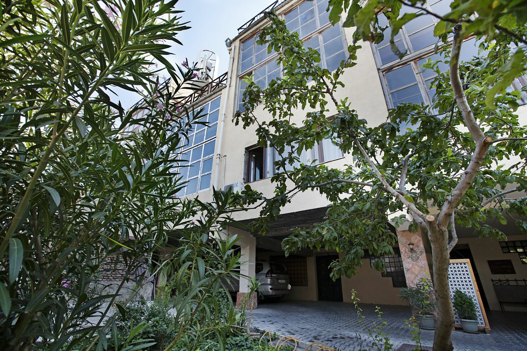 Caravan Villa Tbilisi Eksteriør billede